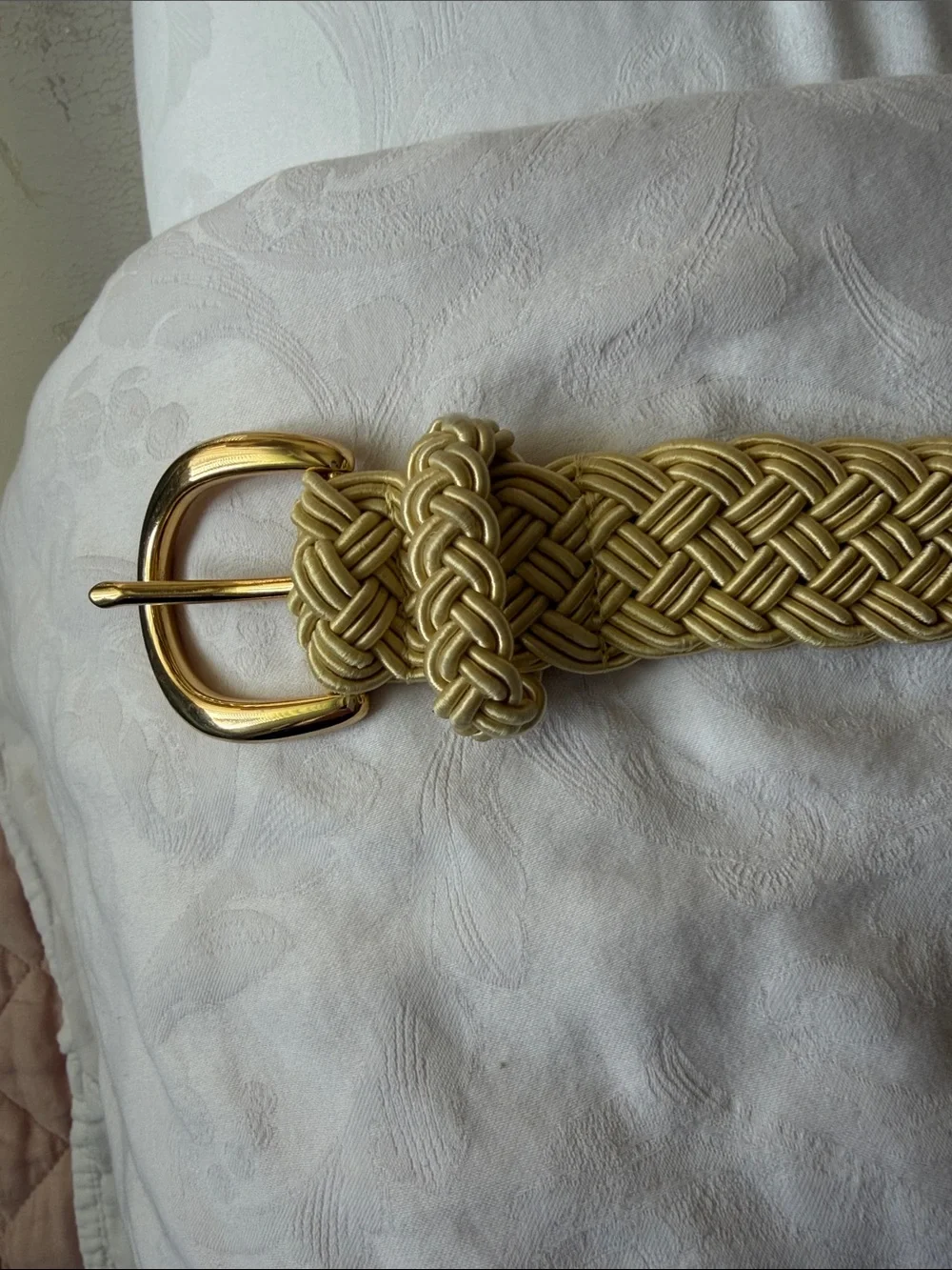 Lauren Woven Metallic Gold Women’s Belt with Gold Buckle. 38” end to end.